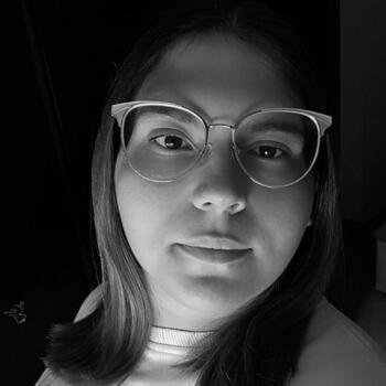 Babysitter em Almada: Iara