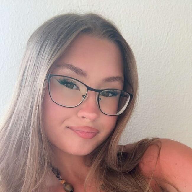 Babysitter in Kiel: Juliia