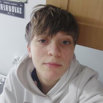 Babysitter in Bais: Anaelle