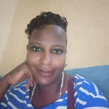 Babysitter in Mombasa: Elizabeth