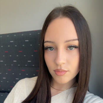 Babysitter in Roeselare: Iulia Madalina