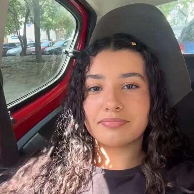 Babysitter in Toulon: Sheryne