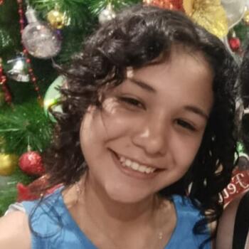 Niñera Coronel Oviedo: Liz Diana