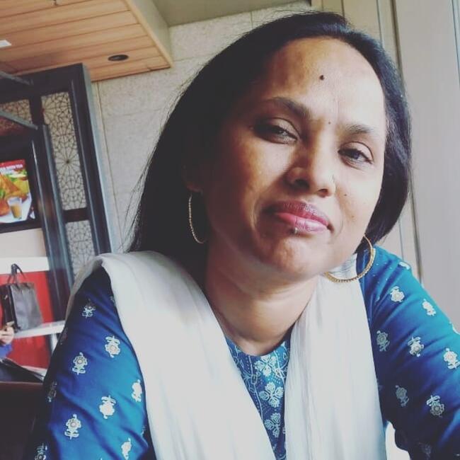 बम्बई में बेबीसिटर: Salma