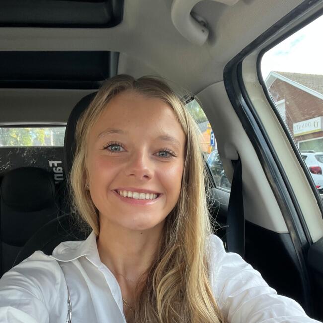 Babysitter in Walcourt: Jade