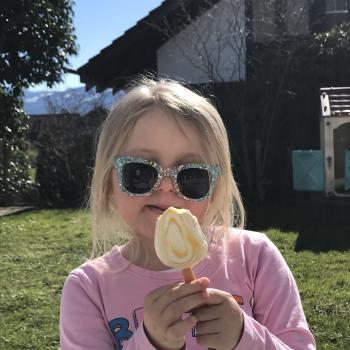 Babysitter Jobs in Hombrechtikon: Babysitter Job Esther