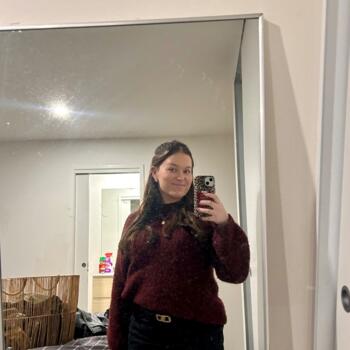 Babysitter in Hobart: Olivia