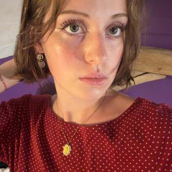 Babysitter in Tours: Amy