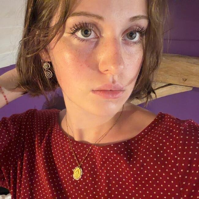 Babysitter in Tours: Amy