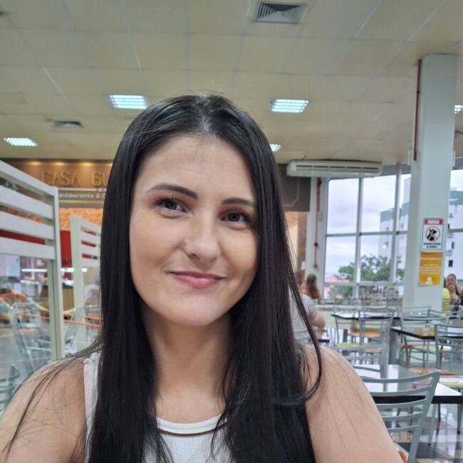 Babysitter in Criciúma: Camila