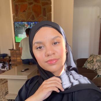 Babysitter in Cape Town: Farieda