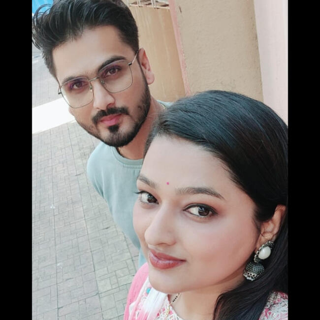 खोणी में बेबीसिटिंग की नौकरी: Sneha