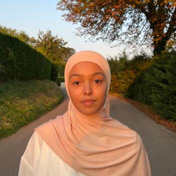 Babysitter Saint-Sorlin-de-Vienne: Célia