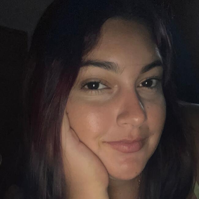 Babysitter in Capiatá: Amanda