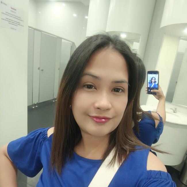 Babysitter in Boeng Kak Pir: Glenda