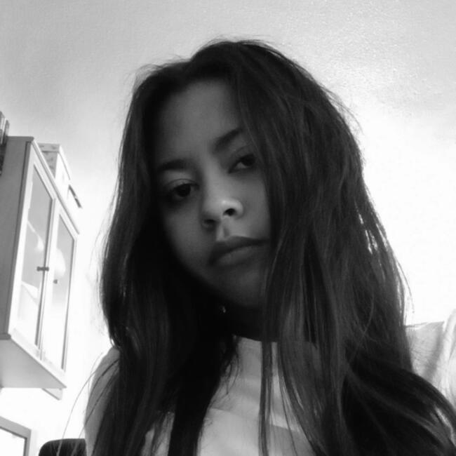 Canguro en Murcia: Valery Nicole Marín