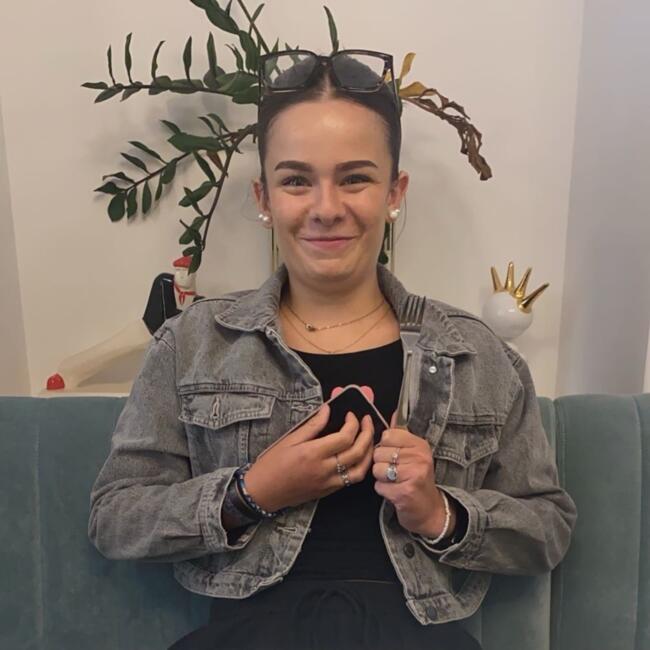 Babysitter in Plomelin: Pauline