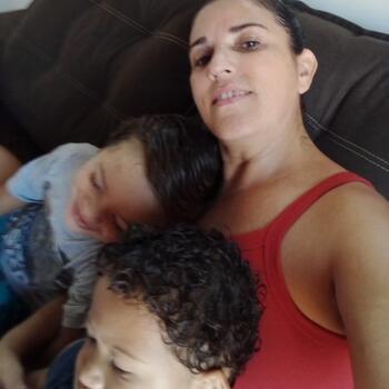 Babysitter Maricá: Elizabete