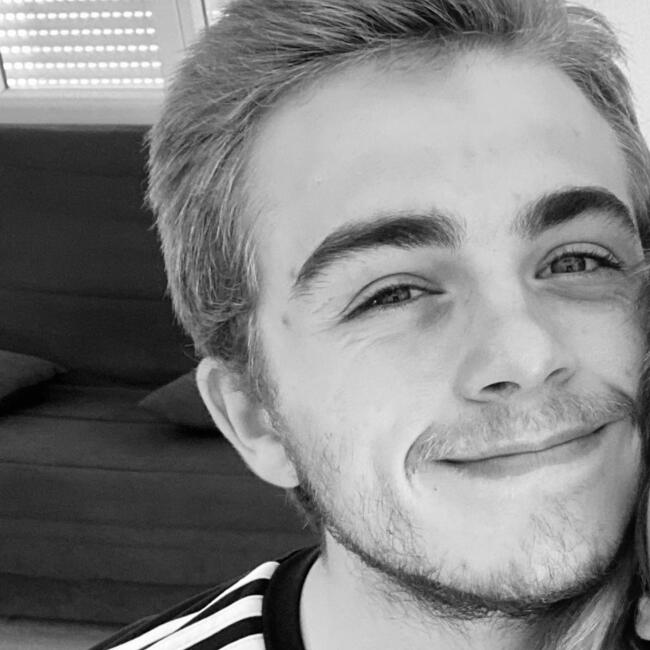 Babysitter in Troyes: Nino