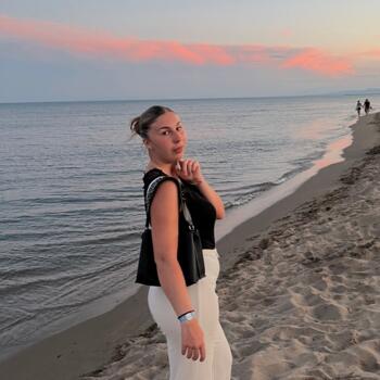 Babysitter in Chenôve: Laïla