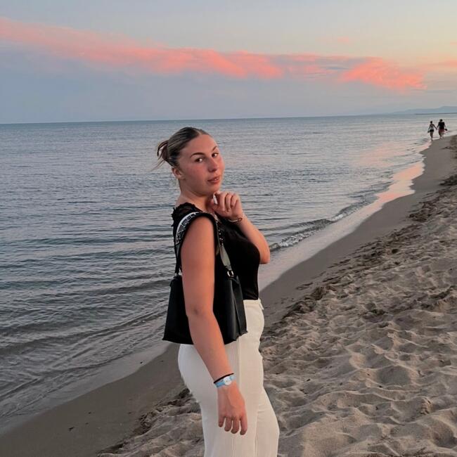 Babysitter in Chenôve: Laïla