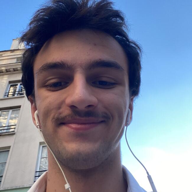 Babysitter in Antony: Darko