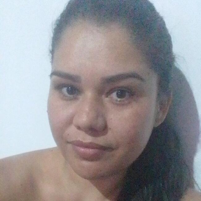 Babá em Brasília: Edineide