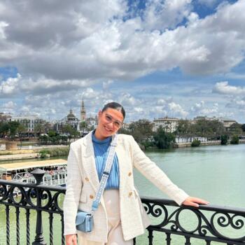 Nanny in Seville: Lola