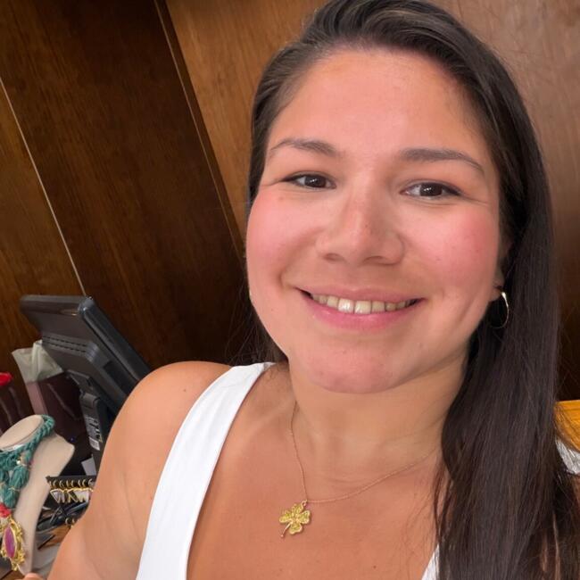 Babysitter in Madrid: VALERIA ELIZABETH