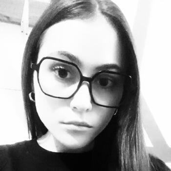 Babysitter in Saint-Martin-de-Ribérac: Eva