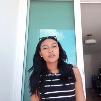 Babysitter Panama City: YANA