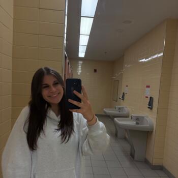 Babysitter in Vaughan: Emily
