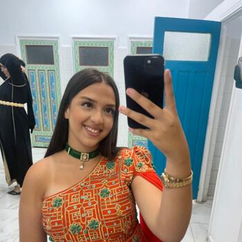 Babysitter in Colombes: Douaa