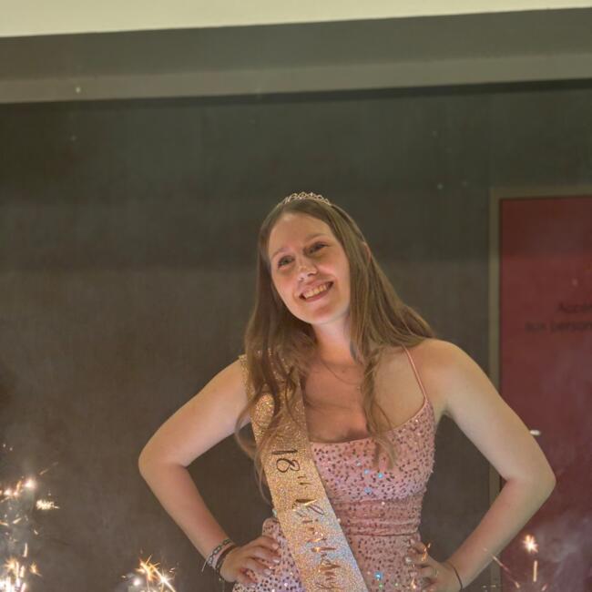 Babysitter in Saint-Caprais-de-Bordeaux: Emma