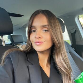 Babysitter in Melbourne: Emily