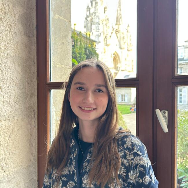 Babysitter in Vailly-sur-Aisne: Gabrielle