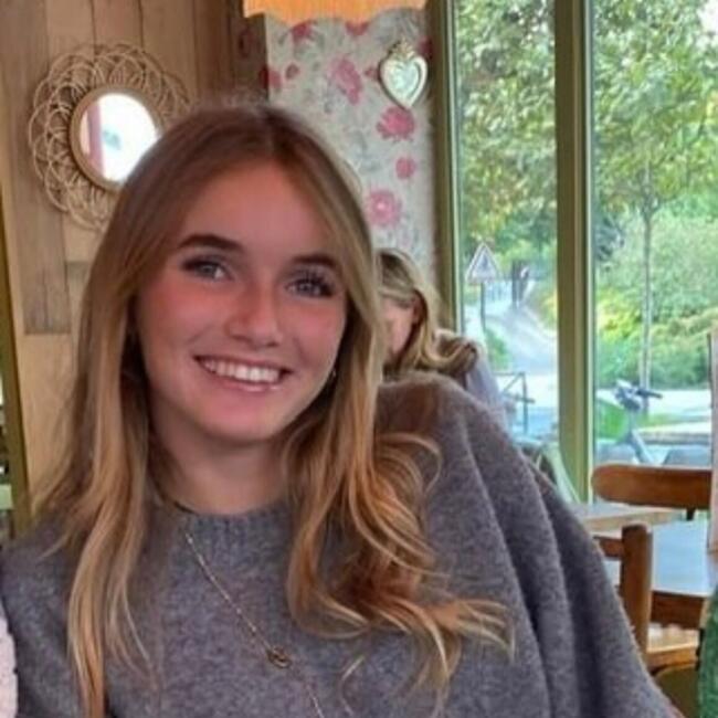 Babysitter in Sceaux: Tania