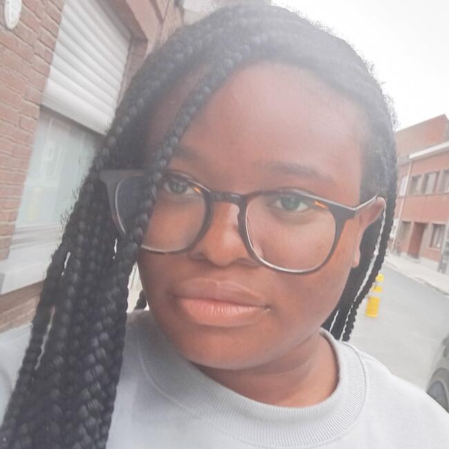 Babysitter in Aalst: Monique