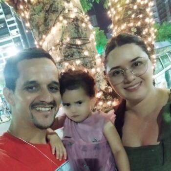 Emprego de babá em Itajaí: emprego de babá Stéfani