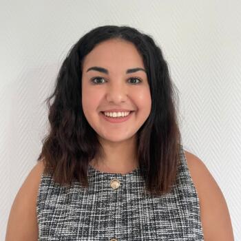 Baby-sitter Salles: Sandrine