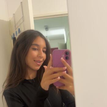 Baby-sitter in Saint-Étienne: Salma