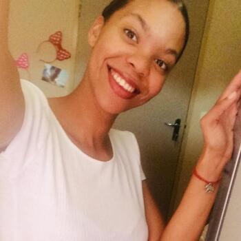 Babysitting job in Mahikeng: babysitting job Iris
