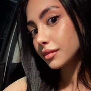 בייביסיטר ב- פתח תקווה: Noa