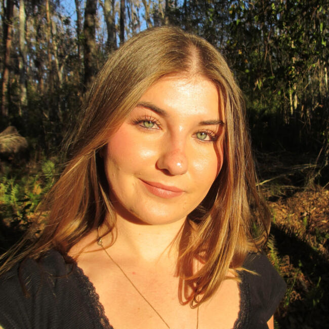 Babysitter in Valrico: Angelina