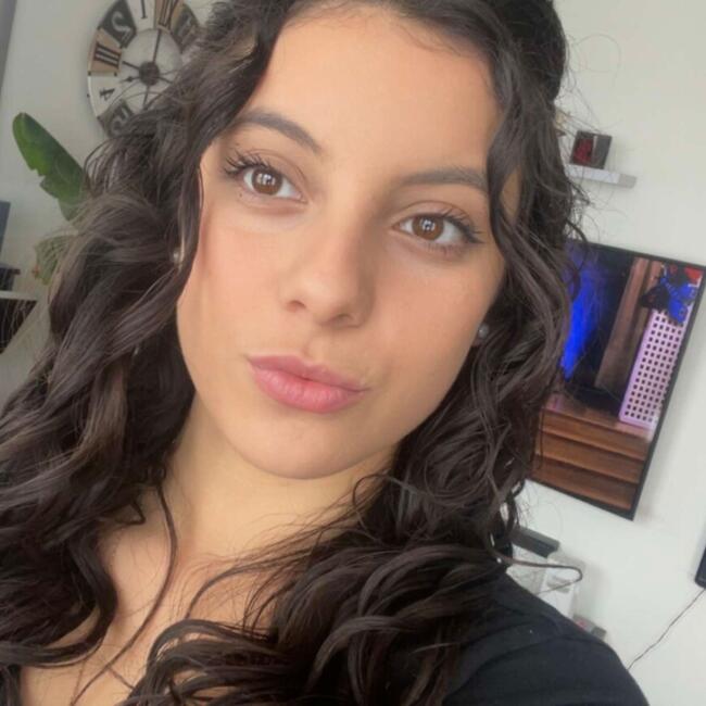 Babysitter in Maisons-Alfort: Allya