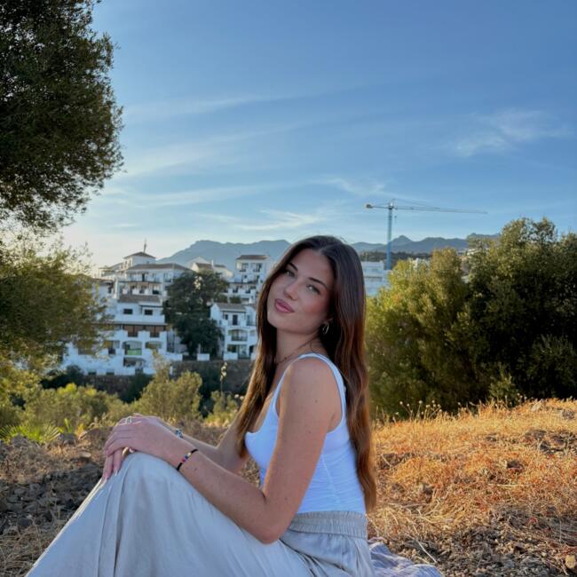 Babysitter in Marbella: Peri evelyn