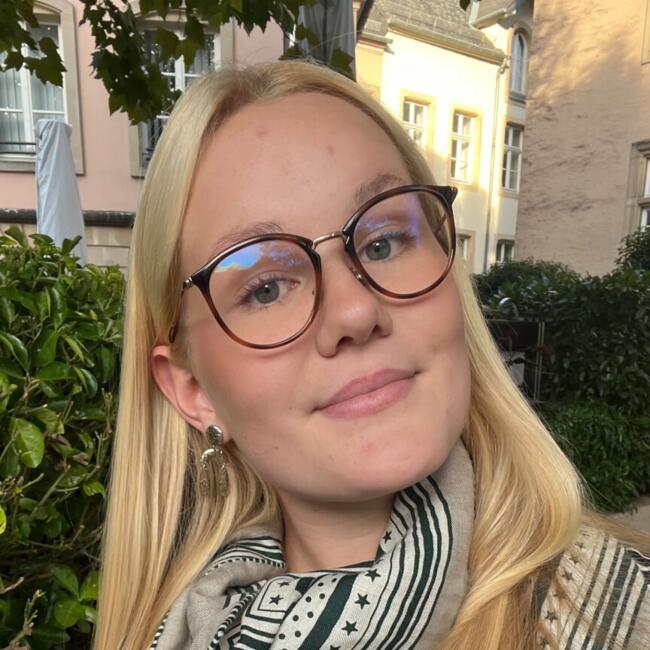 Babysitter in Steinfort: Anna