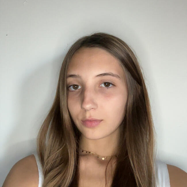 Babysitter in Annecy: Madison