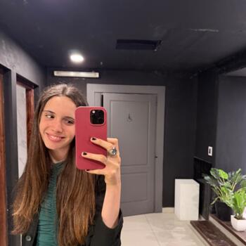 Babysitter in Hurlingham: Athina Sandler