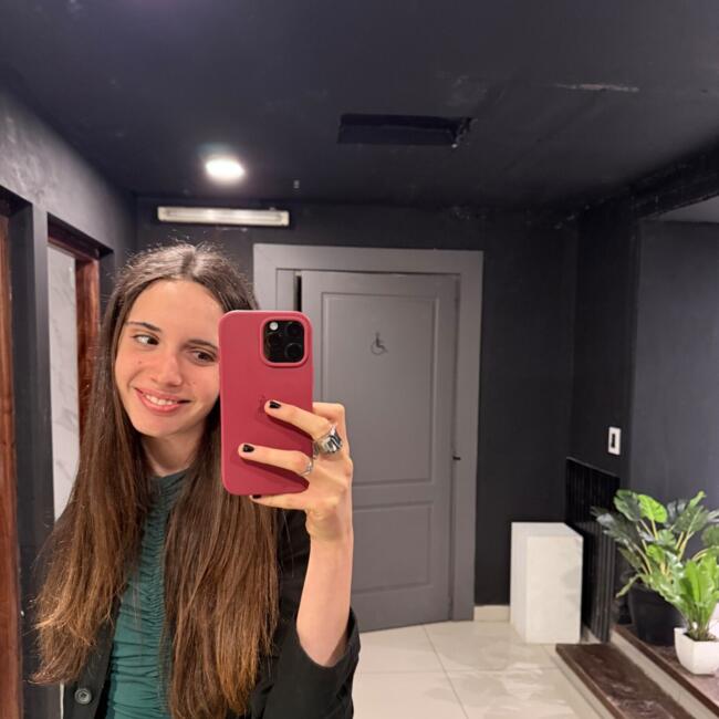 Babysitter in Hurlingham: Athina Sandler